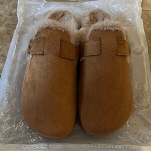 New Never Worn Birkenstock Like Slip On Shoe/Slipper Size 38 ( Womens 7)